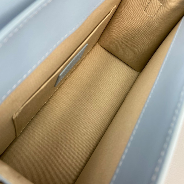 JACQUEMUS Le grand Chiquito