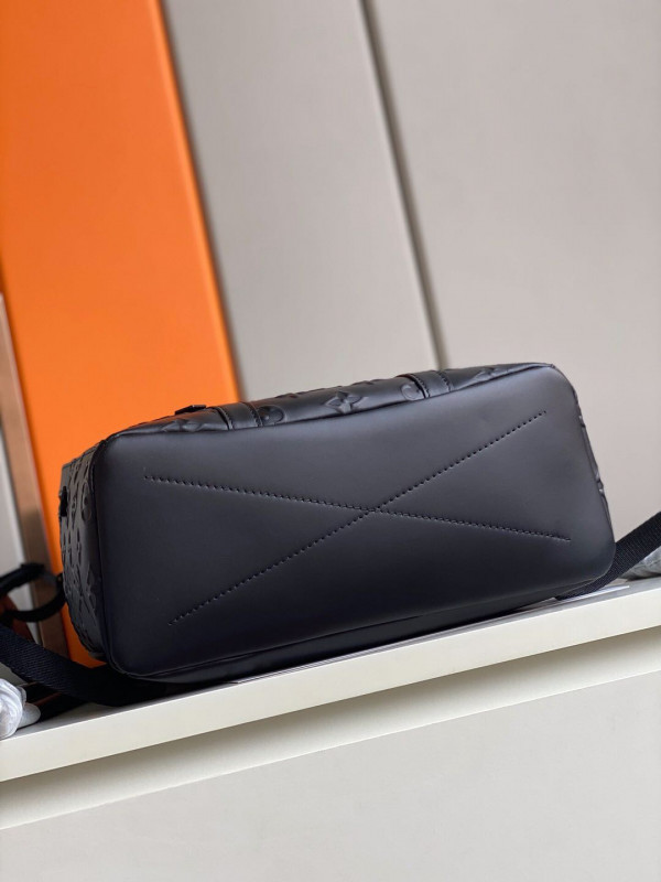 l0*is V*t0n armand backpack