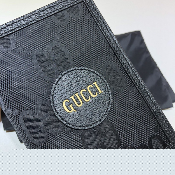 G*u*i off the grid passport case