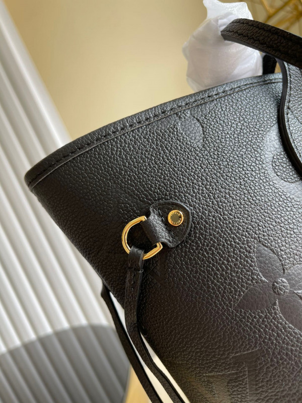 l0*is V*t0n neverfull mm