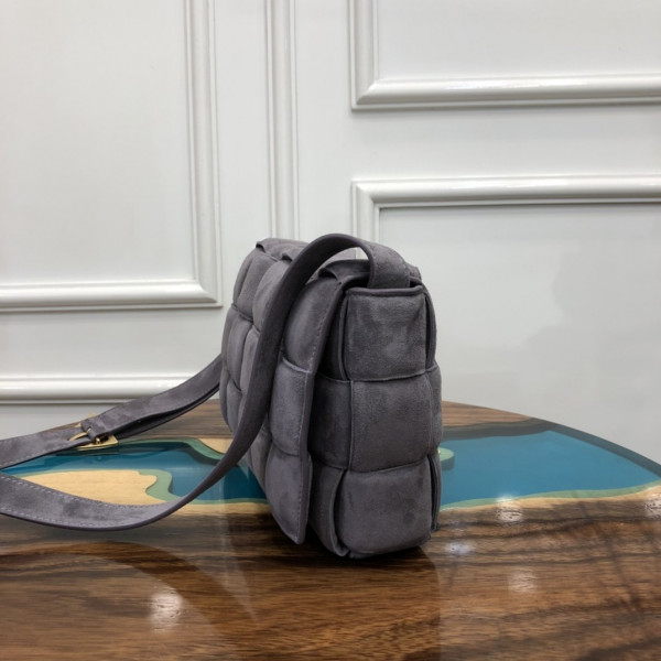 bo*te*ga Ve*ne*ta cassette