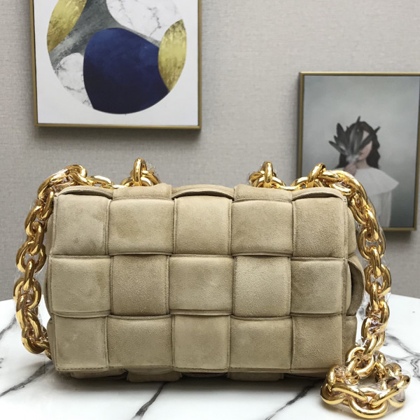 bo*te*ga Ve*ne*ta the chain cassette