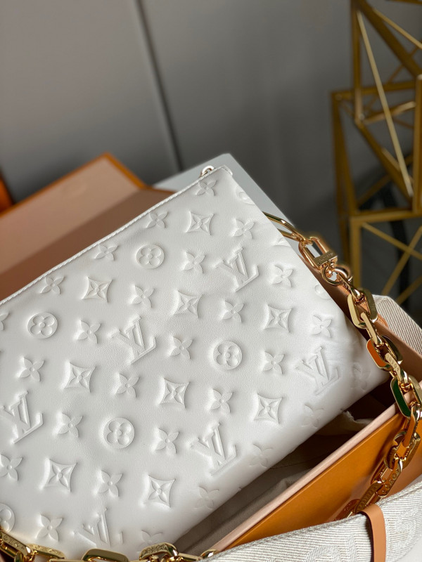 l0*is V*t0n coussin pm