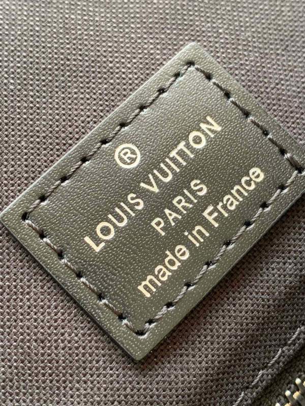 l0*is V*t0n christopher backpack