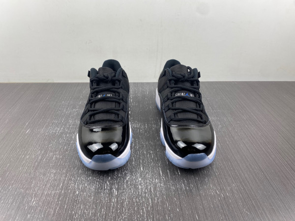 AIR JORDAN 11 LOW 