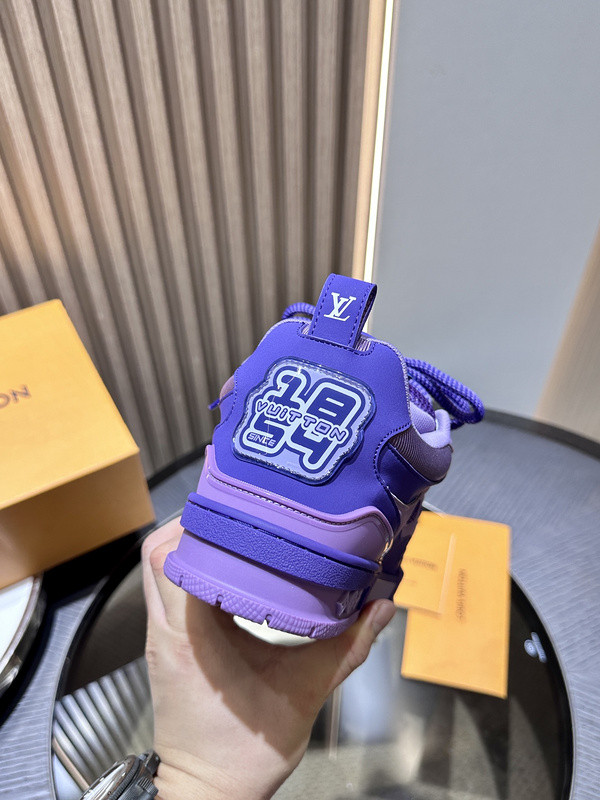 l0*is V*t0n sneakers