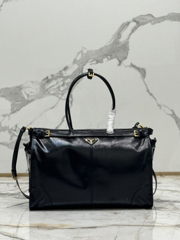Pra*a extra large leather handbag