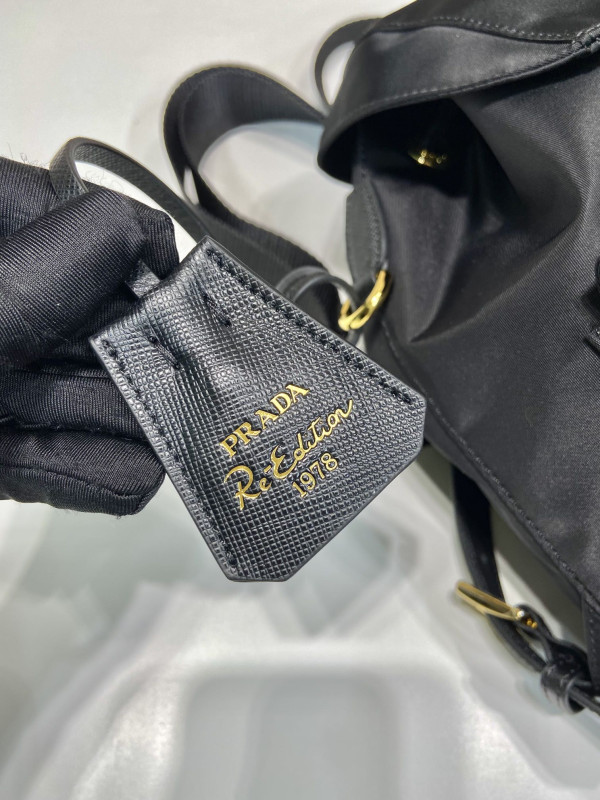 Pra*a re-nylon medium backpack-23.5*28*12cm