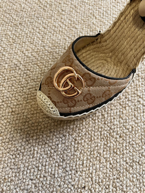 G*u*i leather platform espadrille