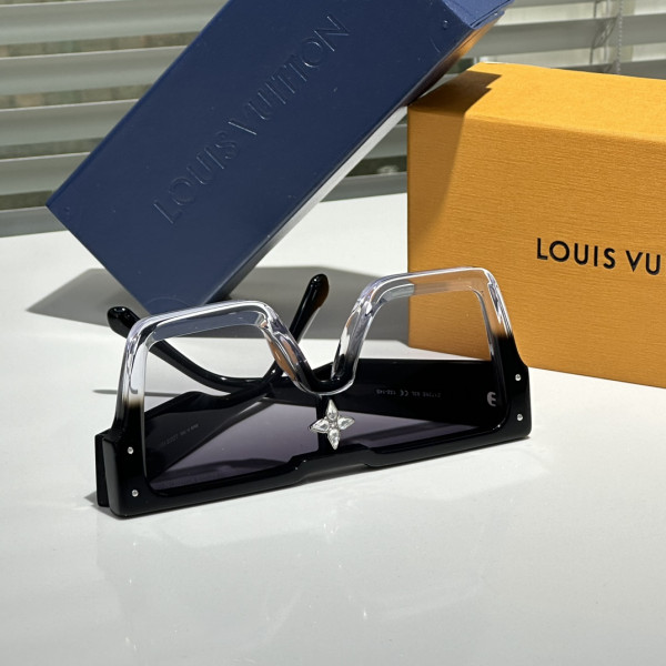 louvis V*t0n sunglasses
