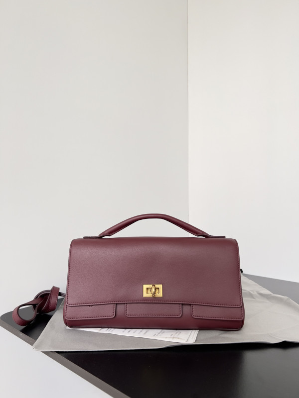 Ba*len*cia*ga bel air small clutch