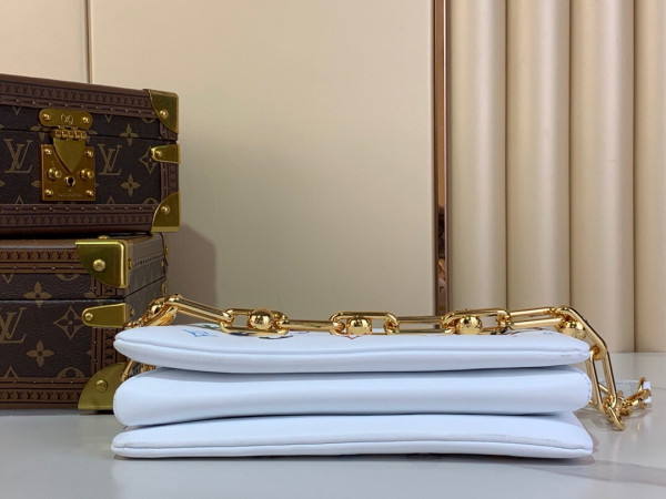 l0*is V*t0n coussin bb