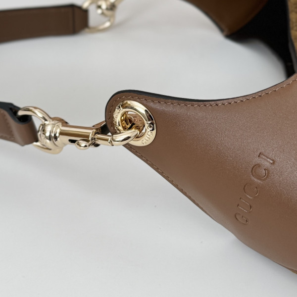 G*u*i b large shoulder bag