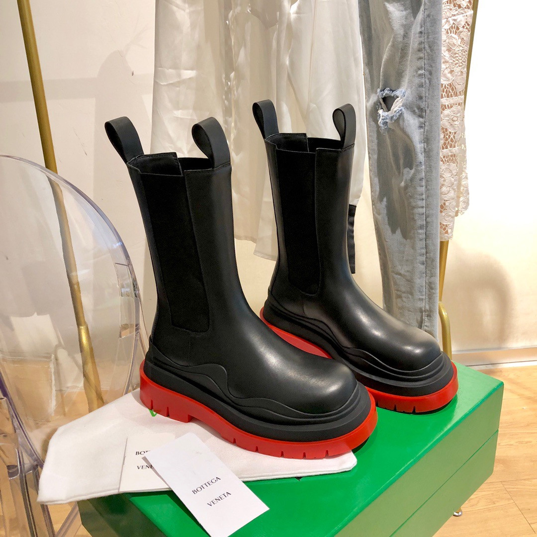 bo*te*ga Ve*ne*ta tire