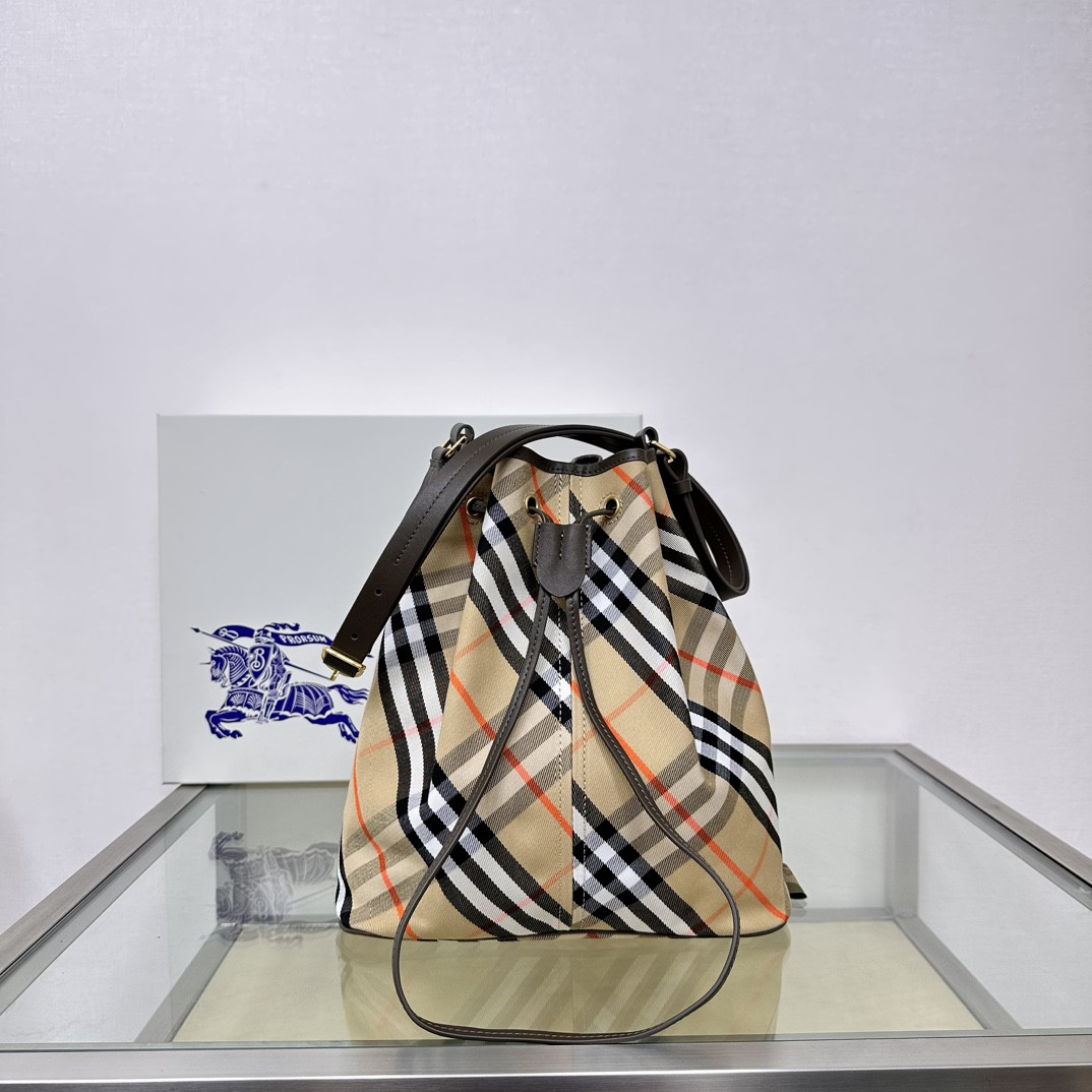 B**rry medium check drawstring pouch​